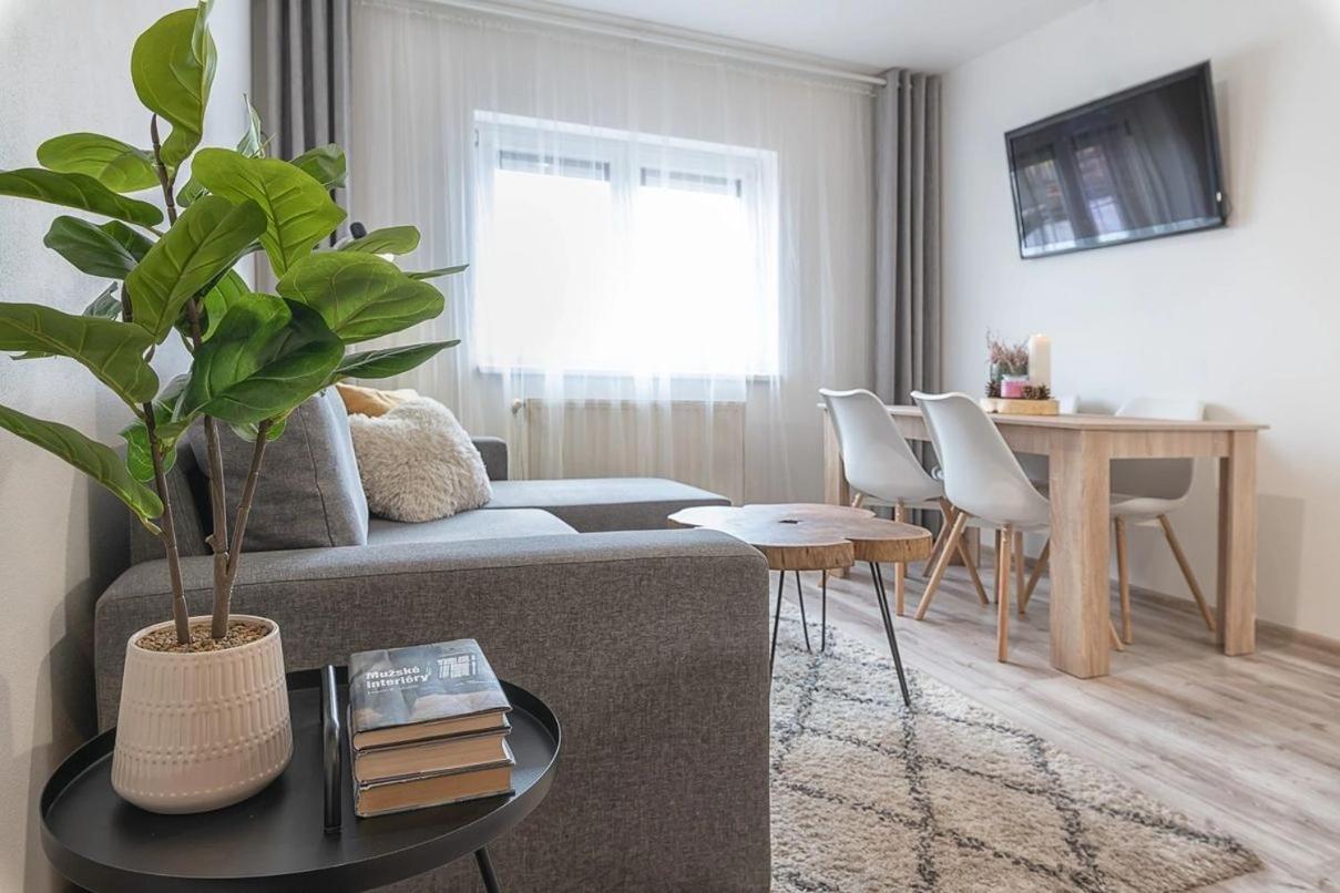 Apartmány MINATA Liptovský Mikuláš Esterno foto